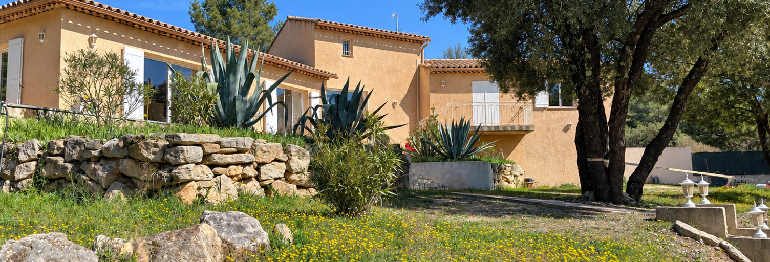 Maison 6 Pièces 173 m² à louer à Signes (83870)