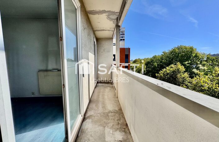 T3 à rénover avec balcon et vue sur le canal — photo 2