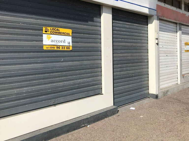 Local Commercial - 50m2 - centre ville Saint-Pierre — photo 1