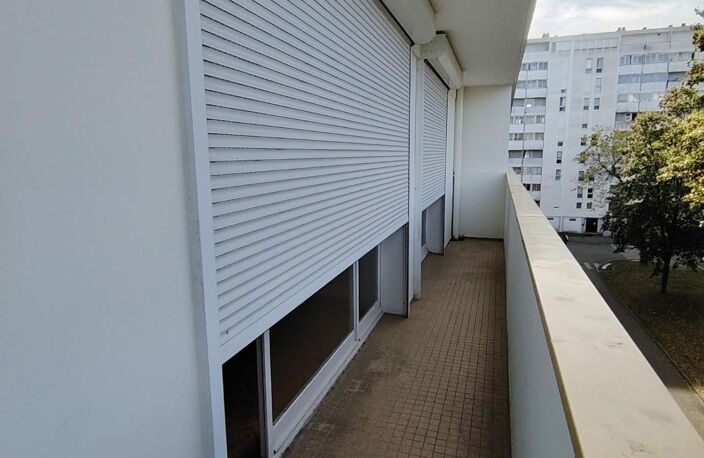BEL APPARTEMENT 3 PIÈCES AVEC 2 BALCONS PROCHES DE TOUTES COMMODITES — photo 2
