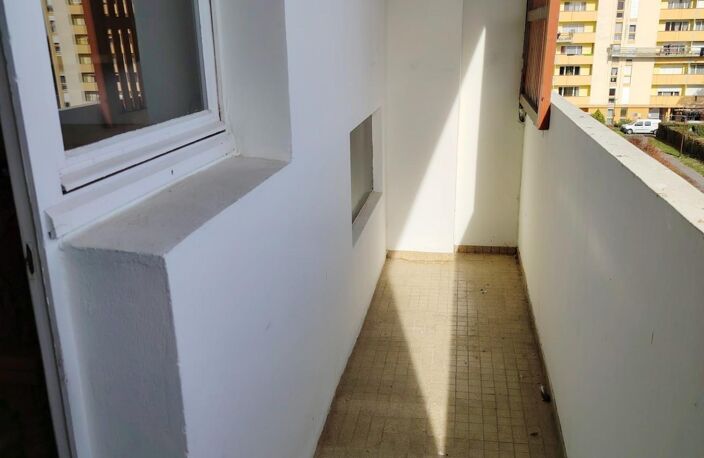BEL APPARTEMENT 3 PIÈCES AVEC 2 BALCONS PROCHES DE TOUTES COMMODITES — photo 3