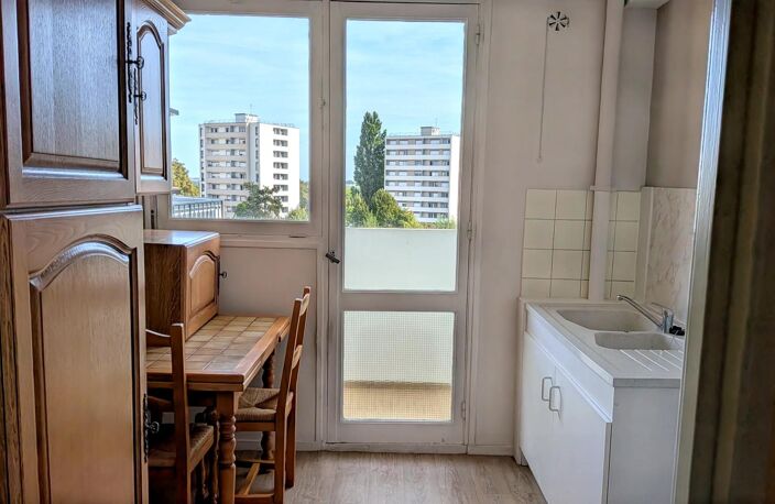 BEL APPARTEMENT 3 PIÈCES AVEC 2 BALCONS PROCHES DE TOUTES COMMODITES — photo 5