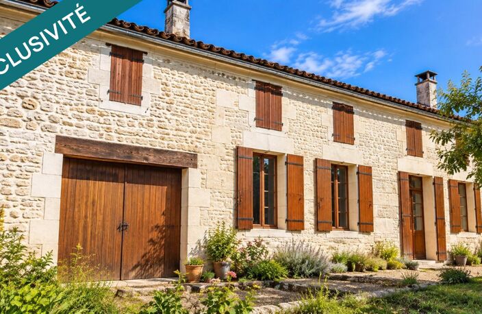 Maison charentaise 153 m²  chai 90 m²  3,47 ha  hangar — photo 4