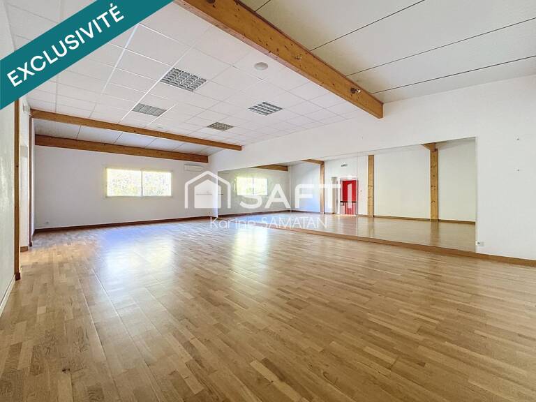 Local commercial rénové de 216 m2 au coeur de Montastruc-La-Conseillère — photo 1