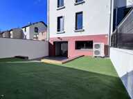 MAISON DE VILLE AVEC COUR ET TERRASSES À DEUX PAS DU CENTRE-VILLE — photo 2