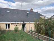 Maison de village avec trois chambres, jardin clos, ravalement récent et poêle à granulés. Un intérieur à réagencer selon vos envies : venez découvrir son potentiel ! — photo 2