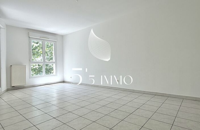 2 PIECES / ANTIGONE — photo 2