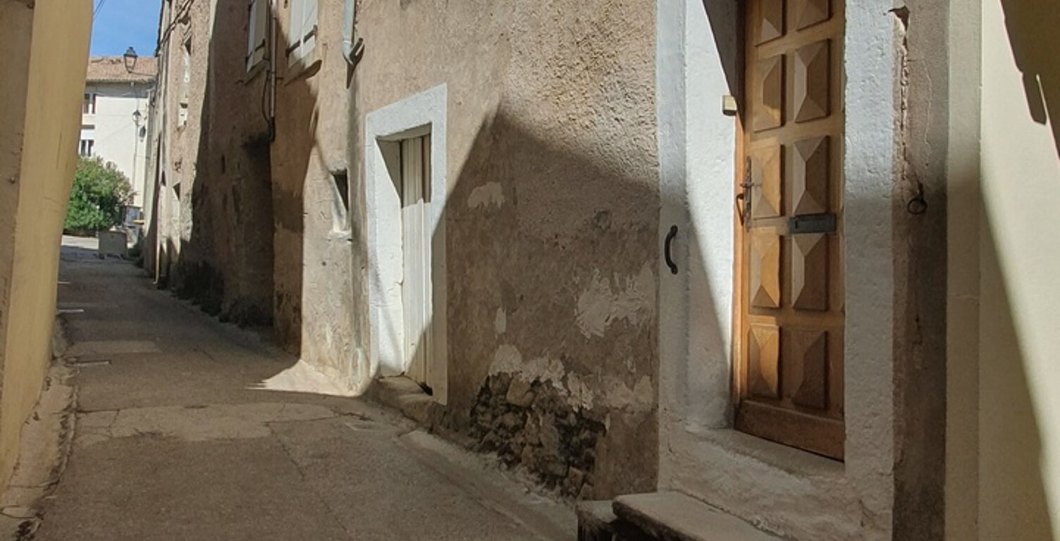 MAISON DE VILLAGE , CAVE ET GRENIER — photo 1