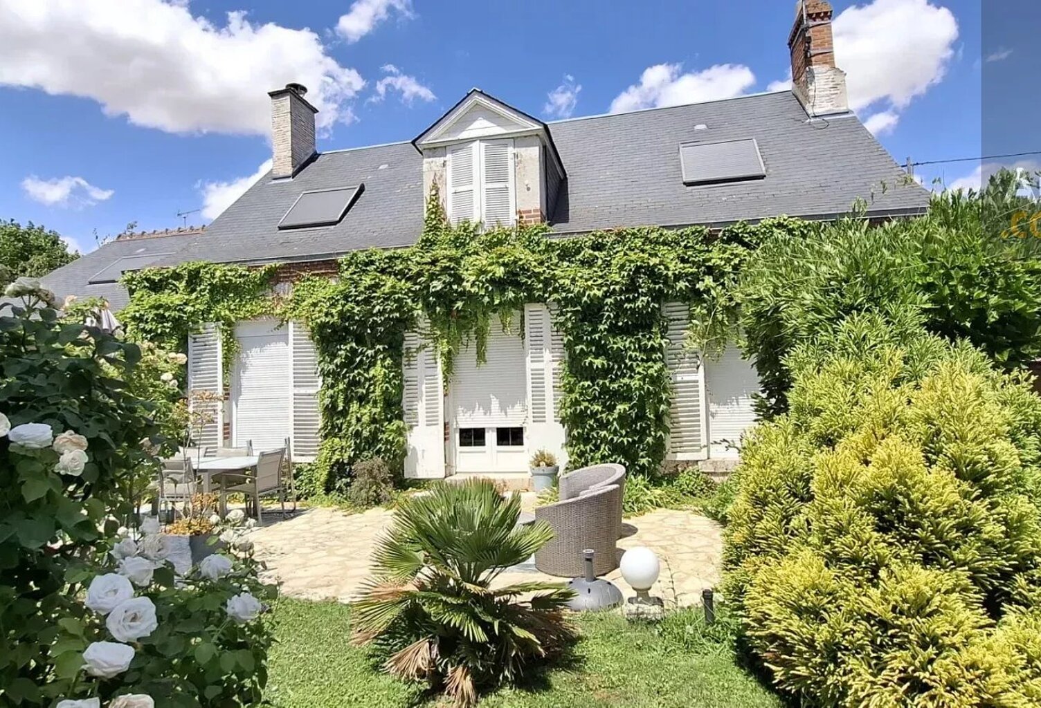 Ensemble immobilier à Avaray — photo 1
