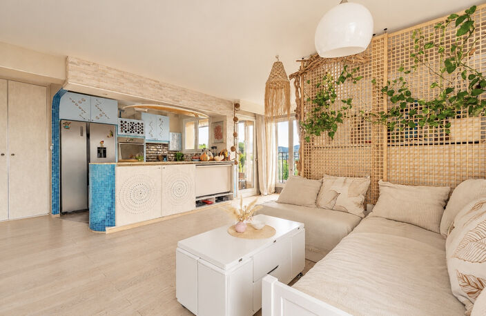 HYÈRES - T3 DE 68.63M2 AVEC LOGGIA FERMÉE - STATIONNEMENT - — photo 4