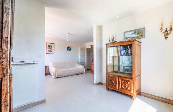 ANGLET CINQ CANTONS - T4 LUMINEUX AVEC GARAGE ET CAVE — photo 3