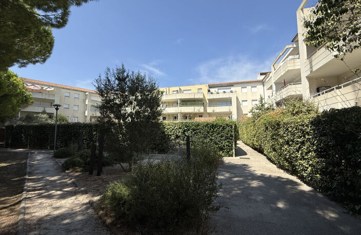 Appartement P3 en rez de jardin avec parking fermé — photo 4