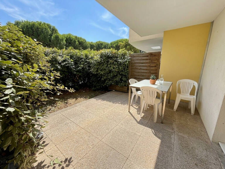 Appartement P3 en rez de jardin avec parking fermé — photo 1