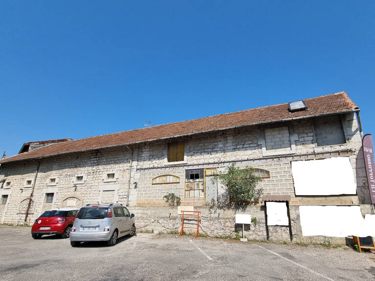 Dépt. 07 - A VENDRE à RUOMS - Ancien Bâtiment de 300 m2 - Pa — photo 1