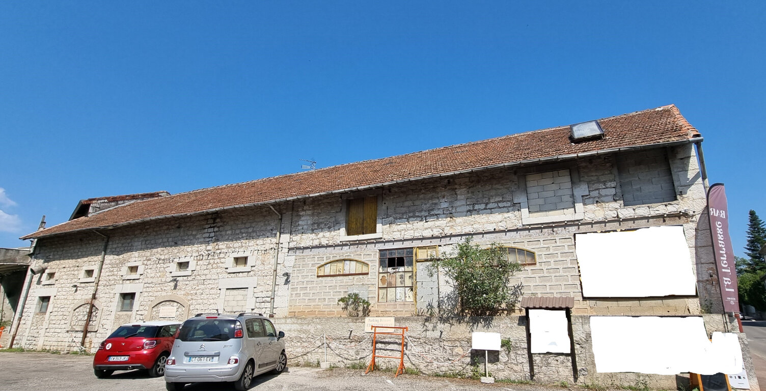 Dépt. 07 - A VENDRE à RUOMS - Ancien Bâtiment de 300 m2 - Pa — photo 1