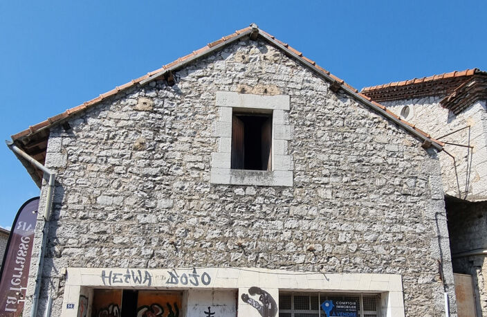 Dépt. 07 - A VENDRE à RUOMS - Ancien Bâtiment de 300 m2 - Pa — photo 3