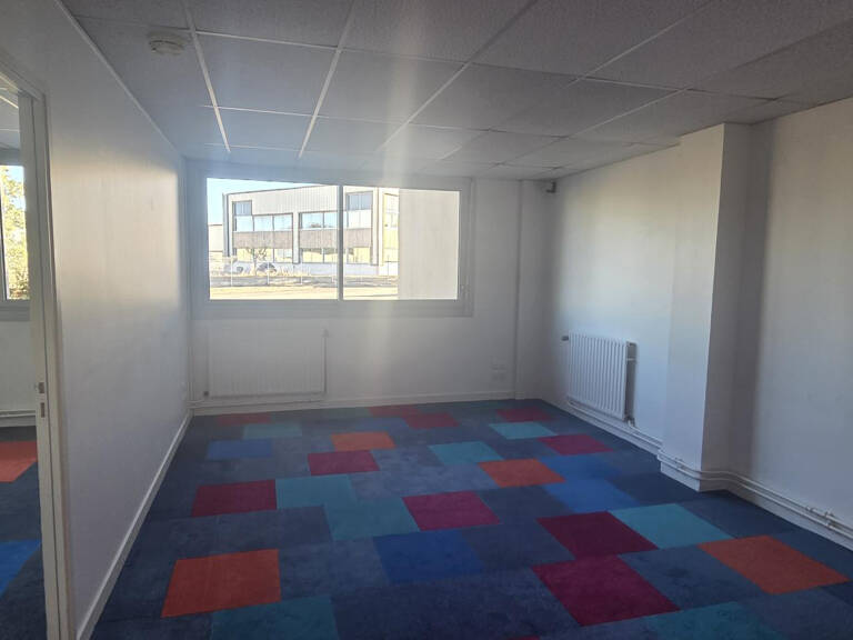 BUREAUX A LOUER Beaucouzé — photo 1