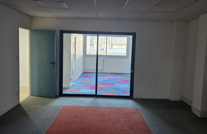 BUREAUX A LOUER Beaucouzé — photo 3