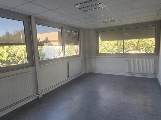 BUREAUX A LOUER Beaucouzé — photo du bien
