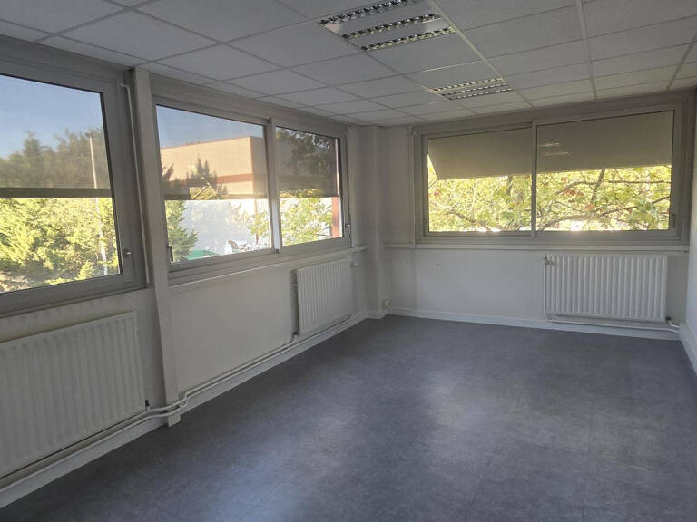 BUREAUX A LOUER Beaucouzé — photo 1