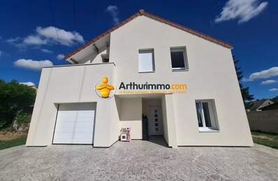 BELLE MAISON FAMILIALE  AVEC GARAGE, PISCINE, TERRAIN DE 1000 M² — photo du bien