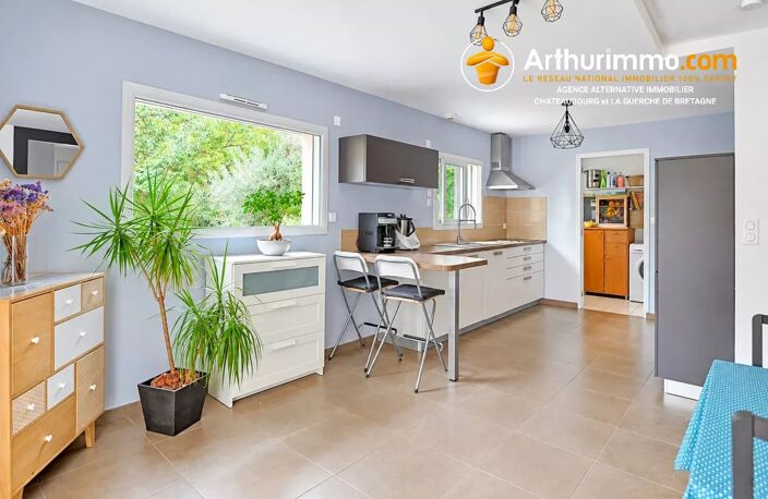 CHÂTEAUBOURG – MAISON 134 M² – 4 CHAMBRES – TERRAIN PLEIN SUD SANS VIS-À-VIS — photo 3