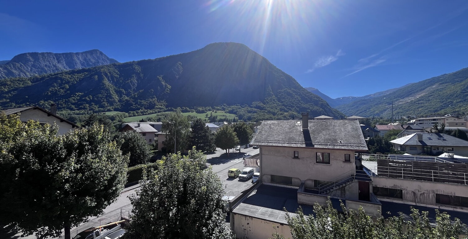 SAINT JEAN DE MAURIENNE A proximité immédiate des commerces — photo 1
