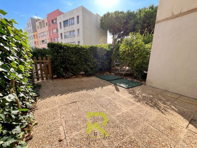 LE CAP D'AGDE-GRAND STUDIO CABINE EN REZ-DE-TERRASSE — photo du bien