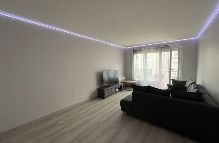 A LOUER - APPARTEMENT de 2 pièces situé à proximité du Centre Ville de CHARTRES — photo 2