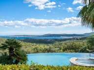 SUPERBE VILLA AVEC VUE PANORAMIQUE SUR LE GOLFE DE SAINT-TROPEZ — photo 4