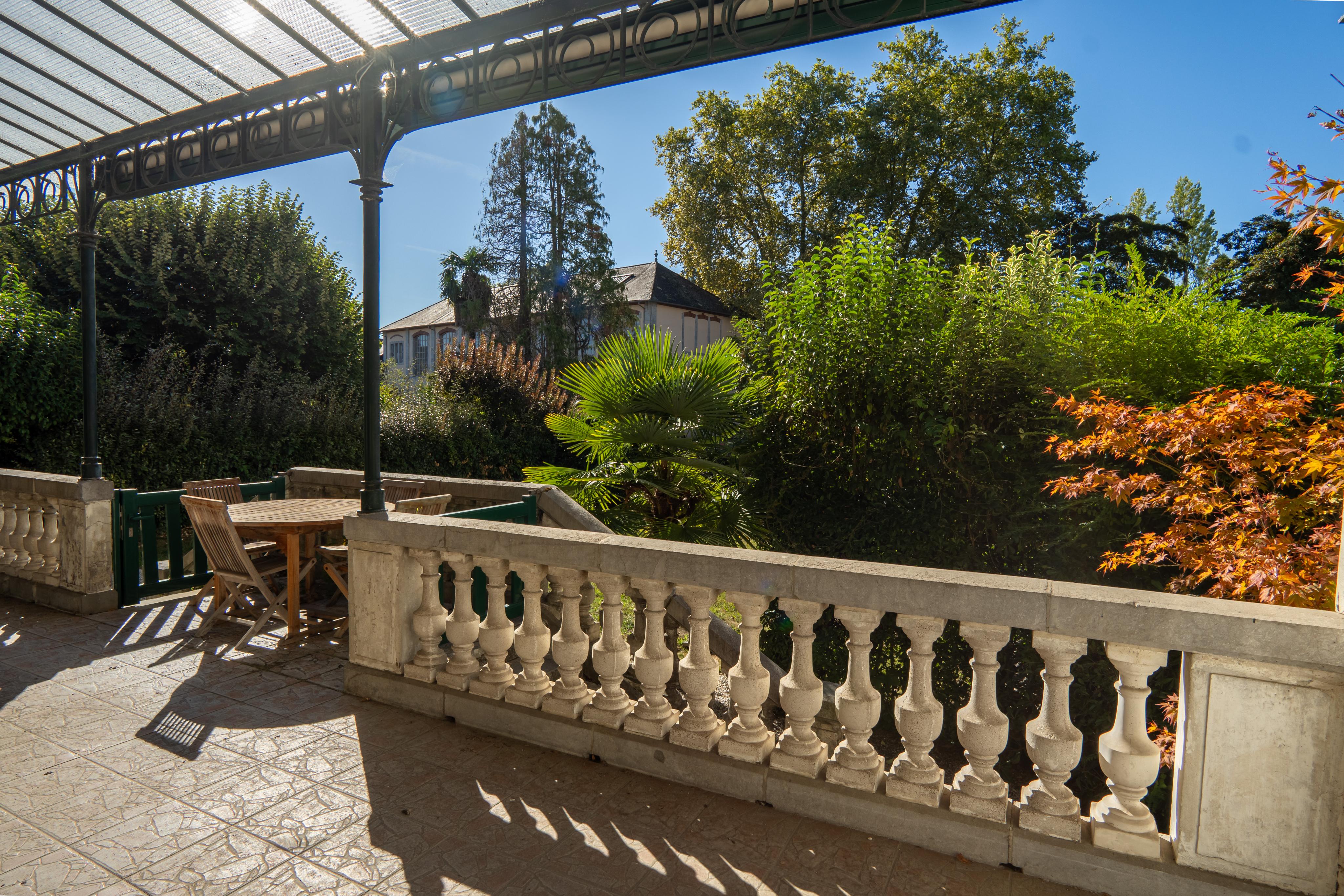 Appartement  T9 à vendre Pau 64000