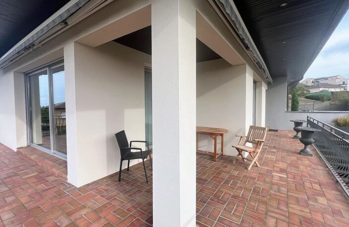 Vente maison 5 pièces 255 m² La Tour-de-Salvagny (69890) — photo 2