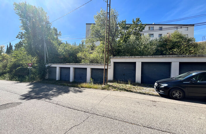 Garage Laragne Monteglin 1 pièce(s) — photo 2