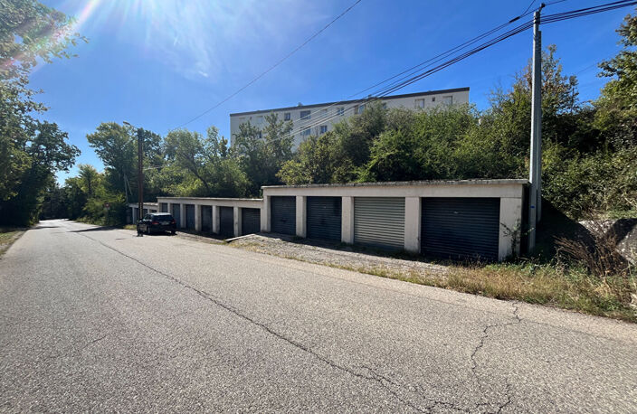 Garage Laragne Monteglin 1 pièce(s) — photo 4