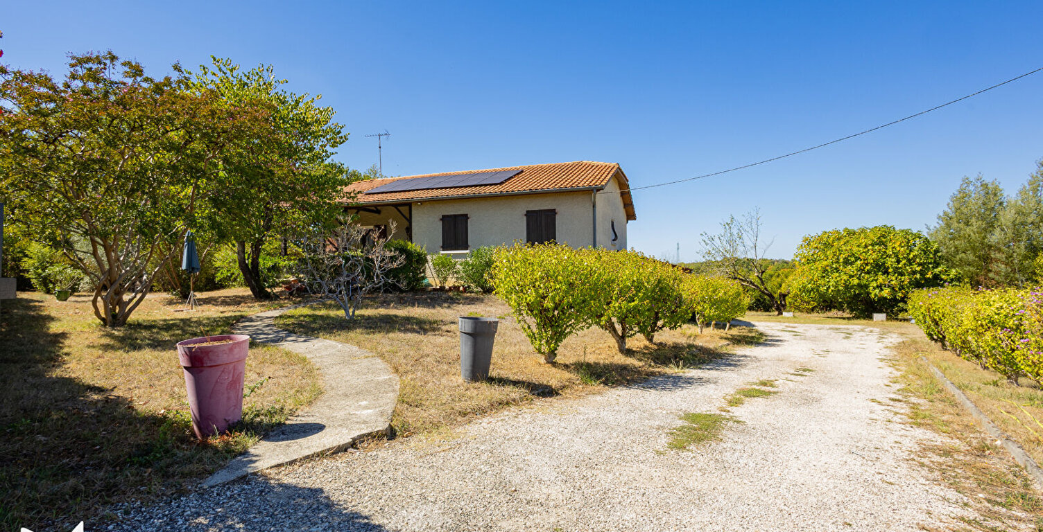 AUCH Maison T5 avec grand garage et jolie terrain. — photo 1