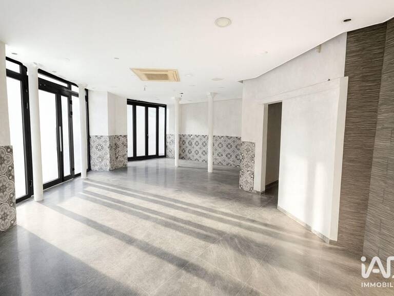 Location Boutique/Local commercial 135 m&sup2; — photo 1