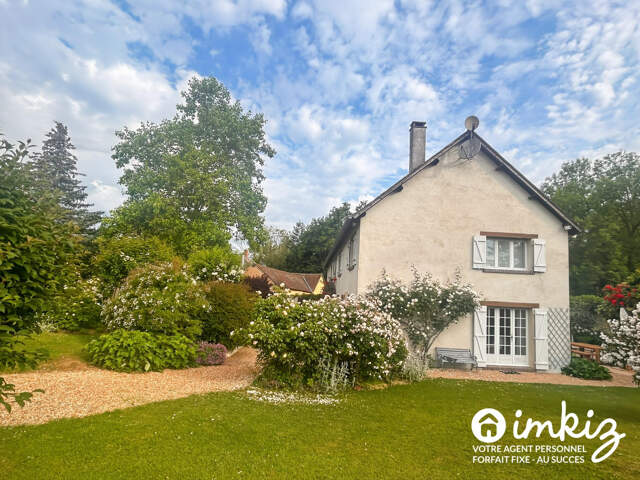 Magnifique maison familiale baignée de verdure — photo du bien
