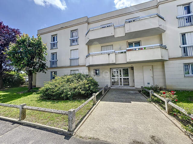 Appartement proche gare de Chantilly ,  3 pièce(s), 74m² habitables, balcons — photo du bien