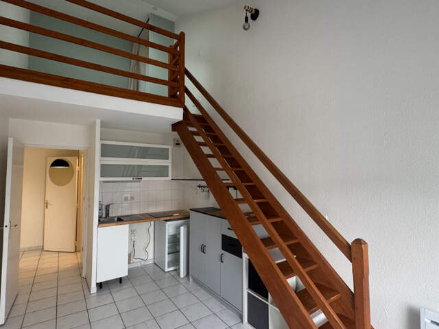 Appartement T1 - 27.42 m² - LA RICHE — photo du bien
