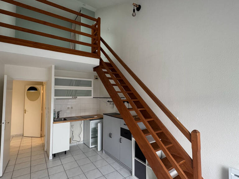 Appartement T1 - 27.42 m² - LA RICHE — photo 1