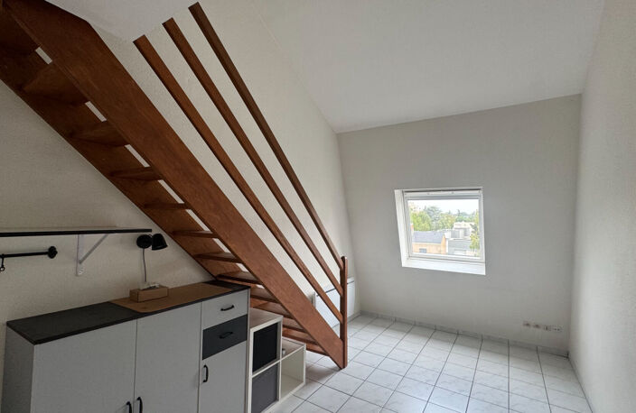 Appartement T1 - 27.42 m² - LA RICHE — photo 3