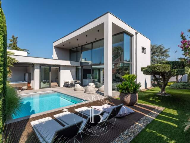 EXCLUSIVITÉ – SAINTE-FOY-LÈS-LYON | Propriété d’architecte par Thomas Vieillard de 220 m² — photo du bien