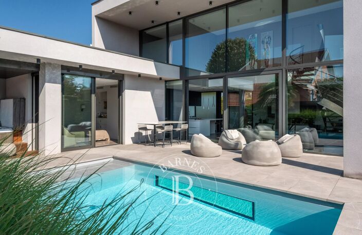 EXCLUSIVITÉ – SAINTE-FOY-LÈS-LYON | Propriété d’architecte par Vieillard de 220 m² — photo 2