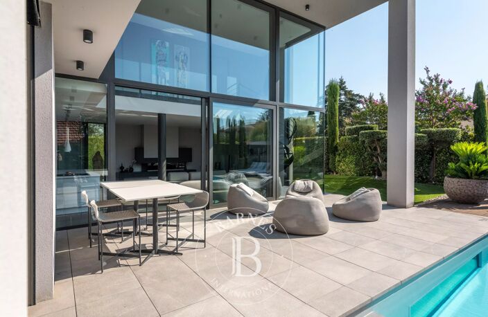 EXCLUSIVITÉ – SAINTE-FOY-LÈS-LYON | Propriété d’architecte par Vieillard de 220 m² — photo 3