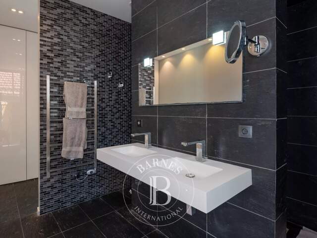 EXCLUSIVITÉ – SAINTE-FOY-LÈS-LYON | Propriété d’architecte par Thomas Vieillard de 220 m² — photo du bien