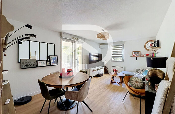 HYPER CENTRE - APPARTEMENT T3 AVEC JARDIN DE PLUS DE 250 M² — photo 2