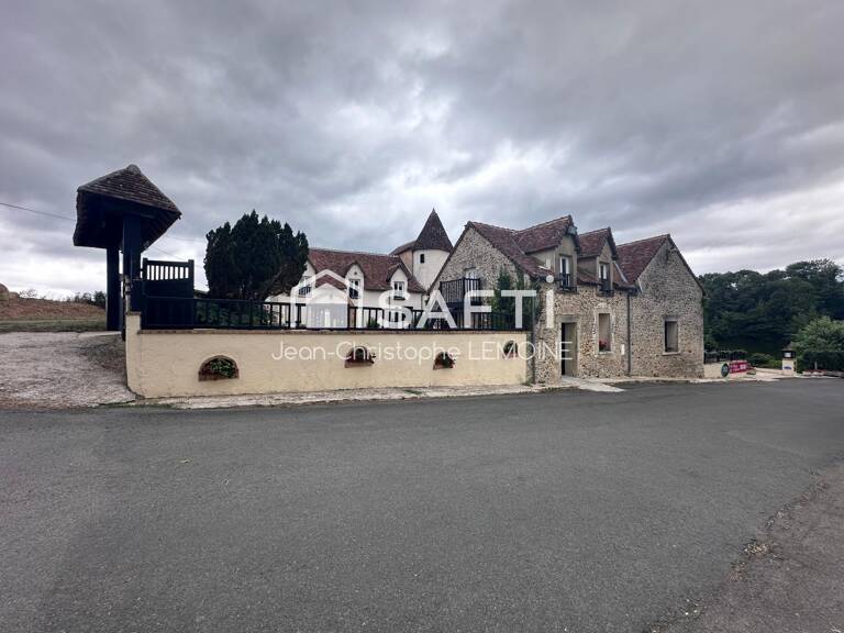 Villa de 2200 m2, 9 ha d'étang et foret. — photo 1