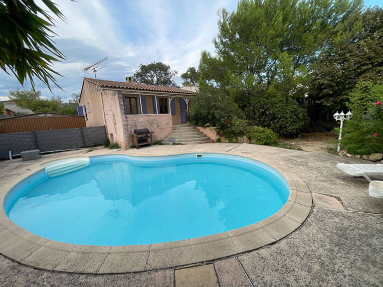 Maison de plain-pied de 80 m² avec piscine - La Fare les oliviers — photo 1