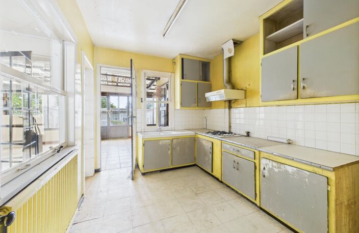 Maison de ville, trois chambres avec jardin et dépendance  Centre de Guîtres — photo 4