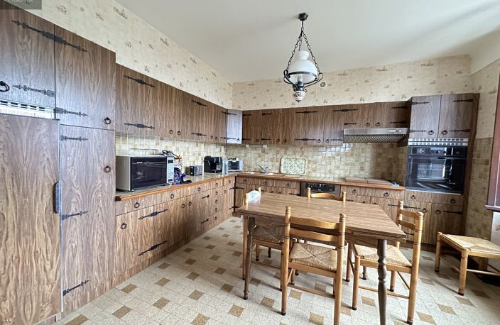 Dans un environnement calme avec vue dégagée, maison offrant de beaux volumes sur un terrain de 4072m²  — photo 3